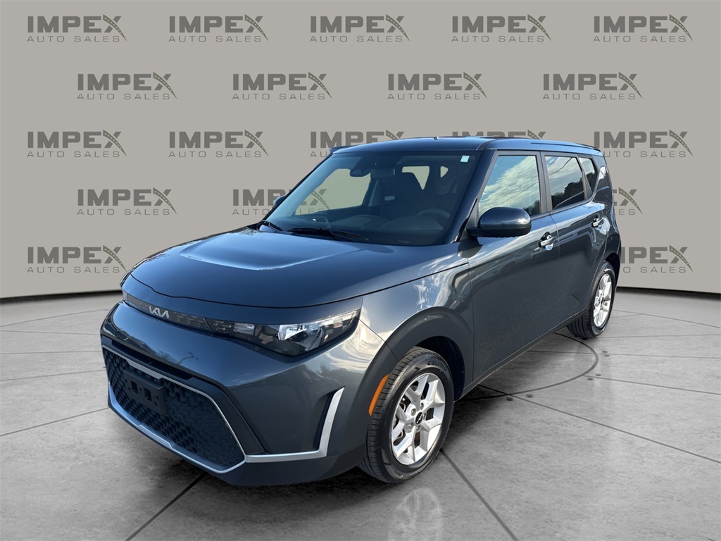 2024 Kia Soul LX's photo