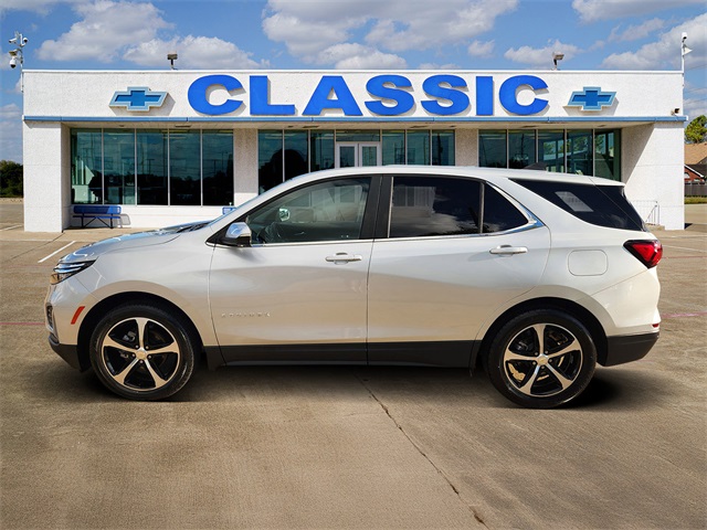 2022 Chevrolet Equinox LT - 3