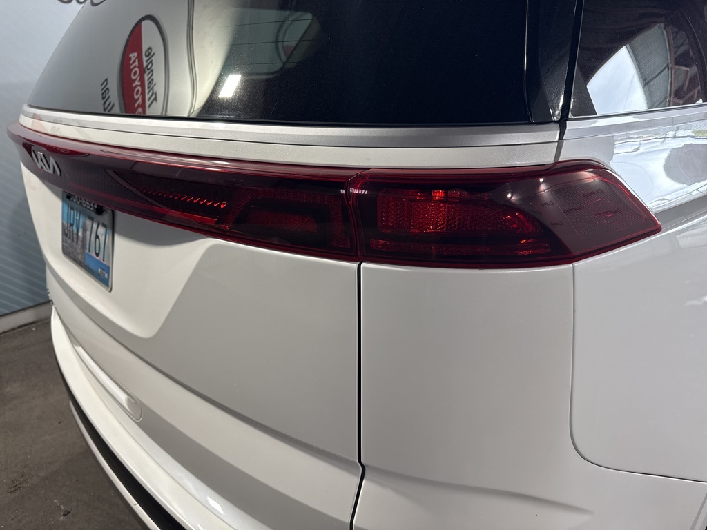 Thumbnail: 2022 Kia Carnival - 15