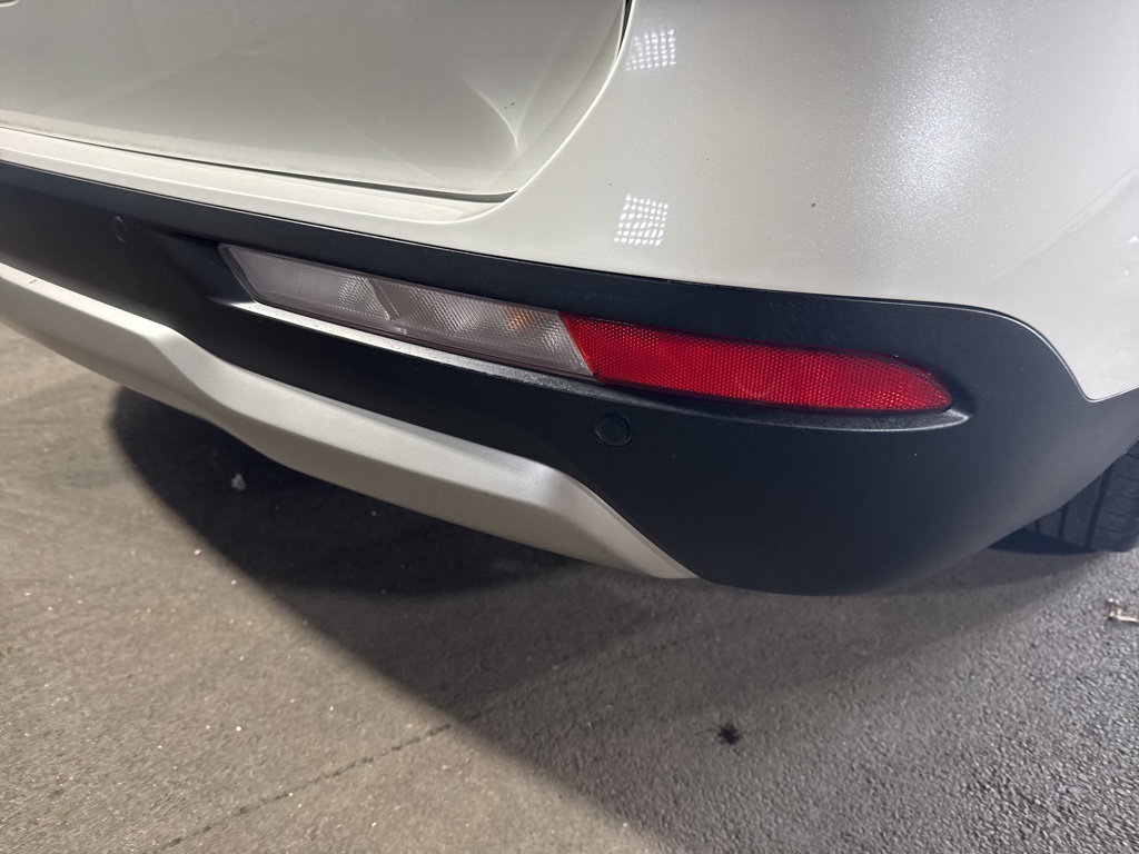 Thumbnail: 2022 Kia Carnival - 16