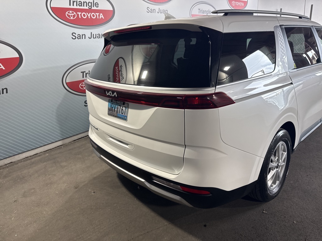 Thumbnail: 2022 Kia Carnival - 17