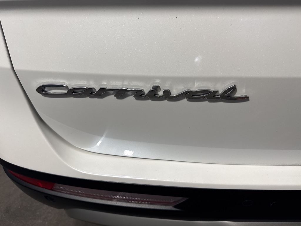 Thumbnail: 2022 Kia Carnival - 19