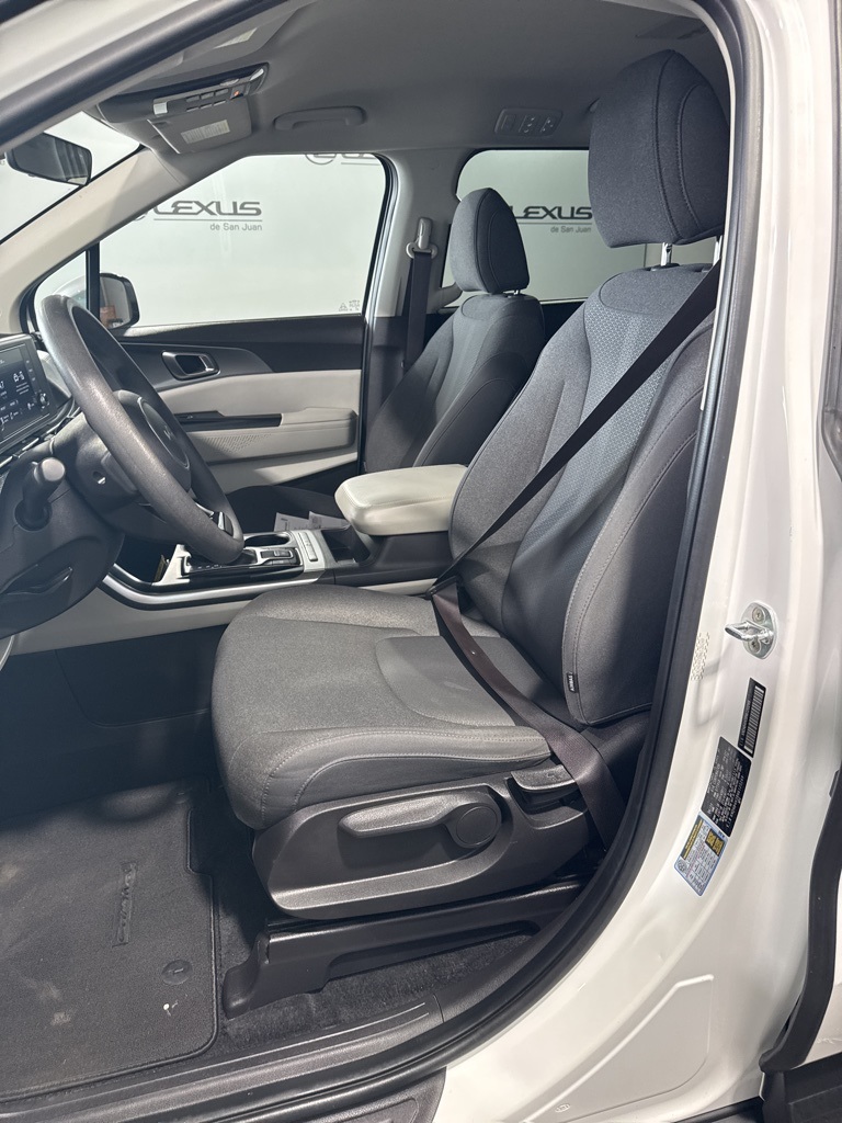 Thumbnail: 2022 Kia Carnival - 28