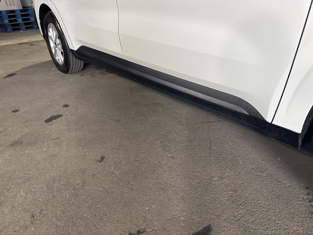 Thumbnail: 2022 Kia Carnival - 8