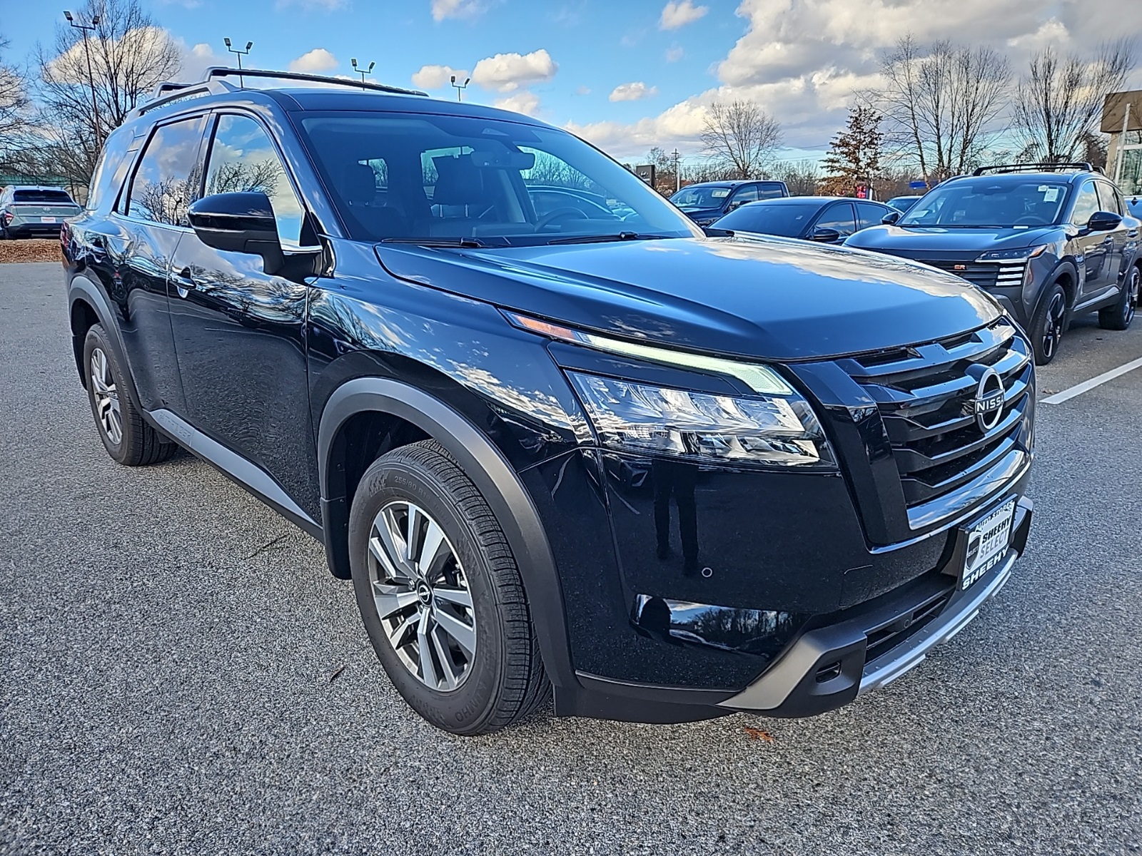 2025 Nissan Pathfinder SL 4WD