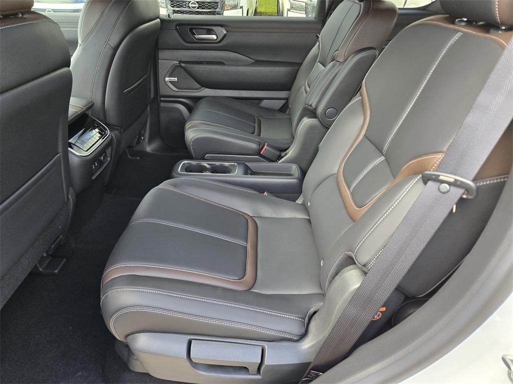 2026 Nissan Armada SL - 7