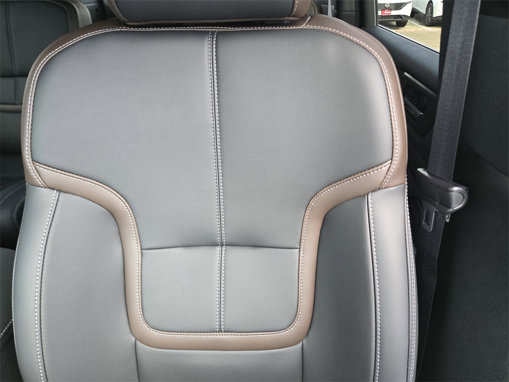 2026 Nissan Armada SL - 8