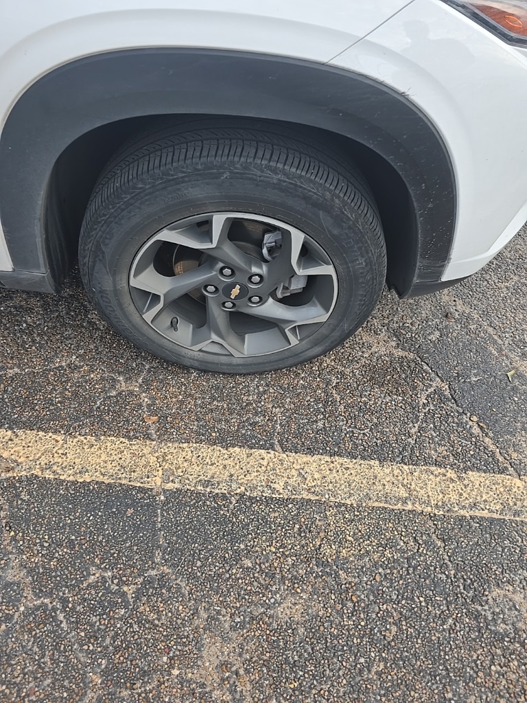 2024 Chevrolet Trax LT - 5