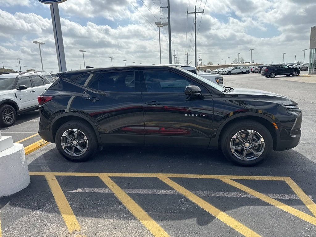 Used Car 2023 Chevrolet Blazer  Lt For Sale Under $25,000 In Floresville, Texas