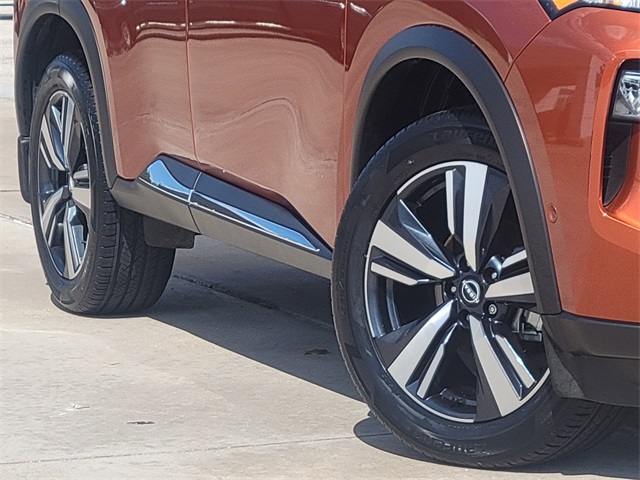 2022 Nissan Rogue SL - 8