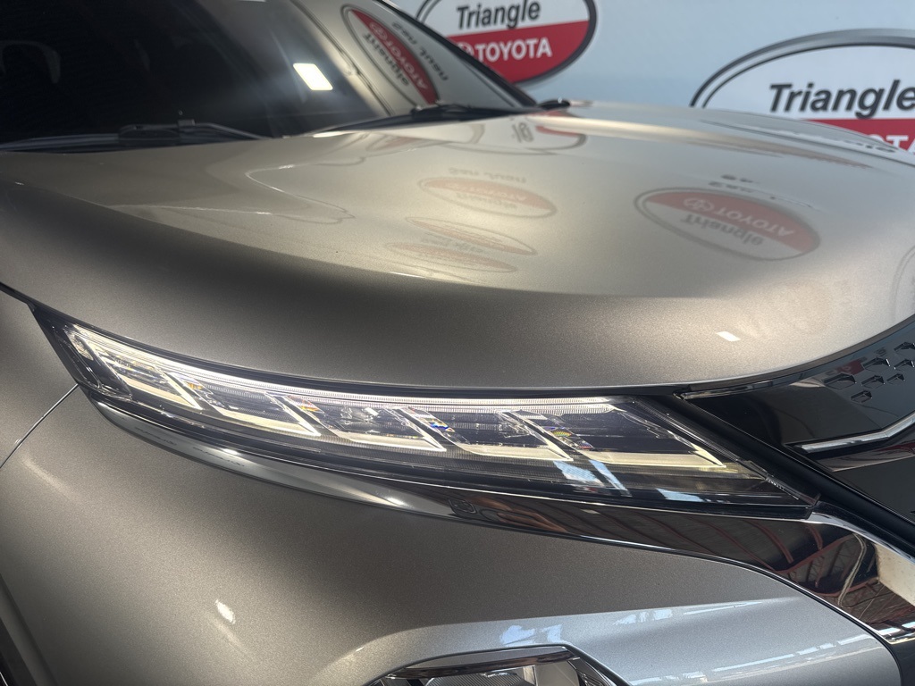 Thumbnail: 2022 Mitsubishi Outlander - 10