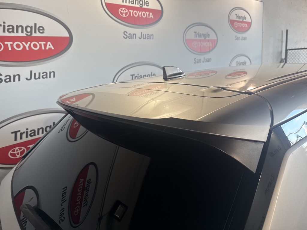 Thumbnail: 2022 Mitsubishi Outlander - 16