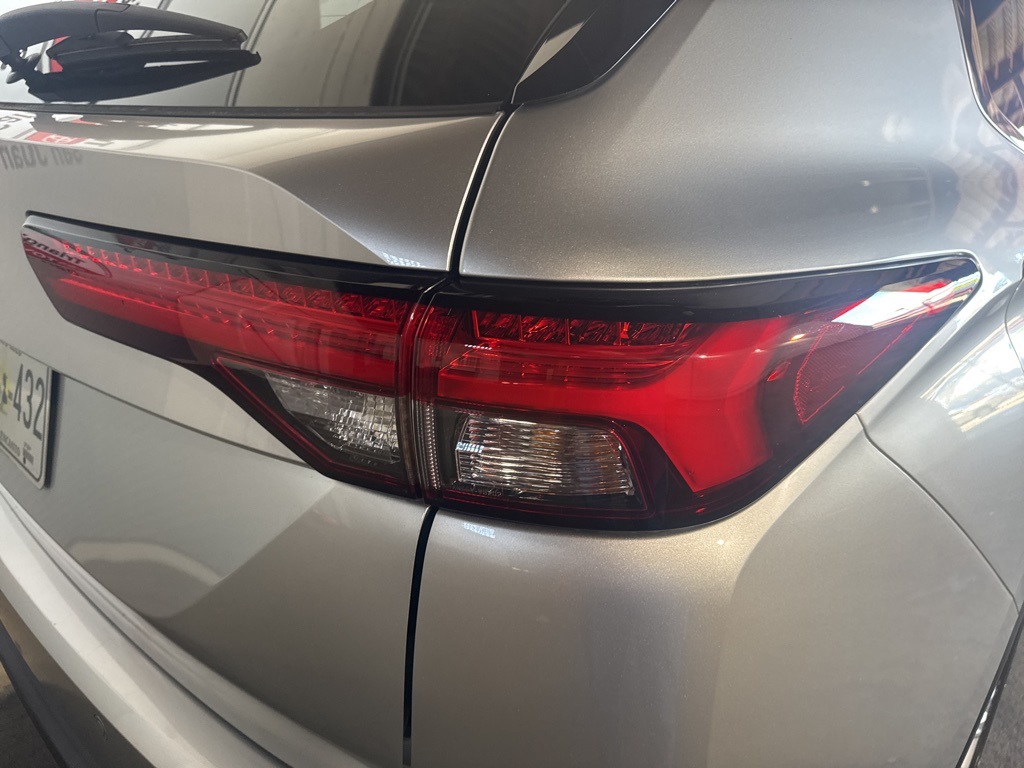 Thumbnail: 2022 Mitsubishi Outlander - 17