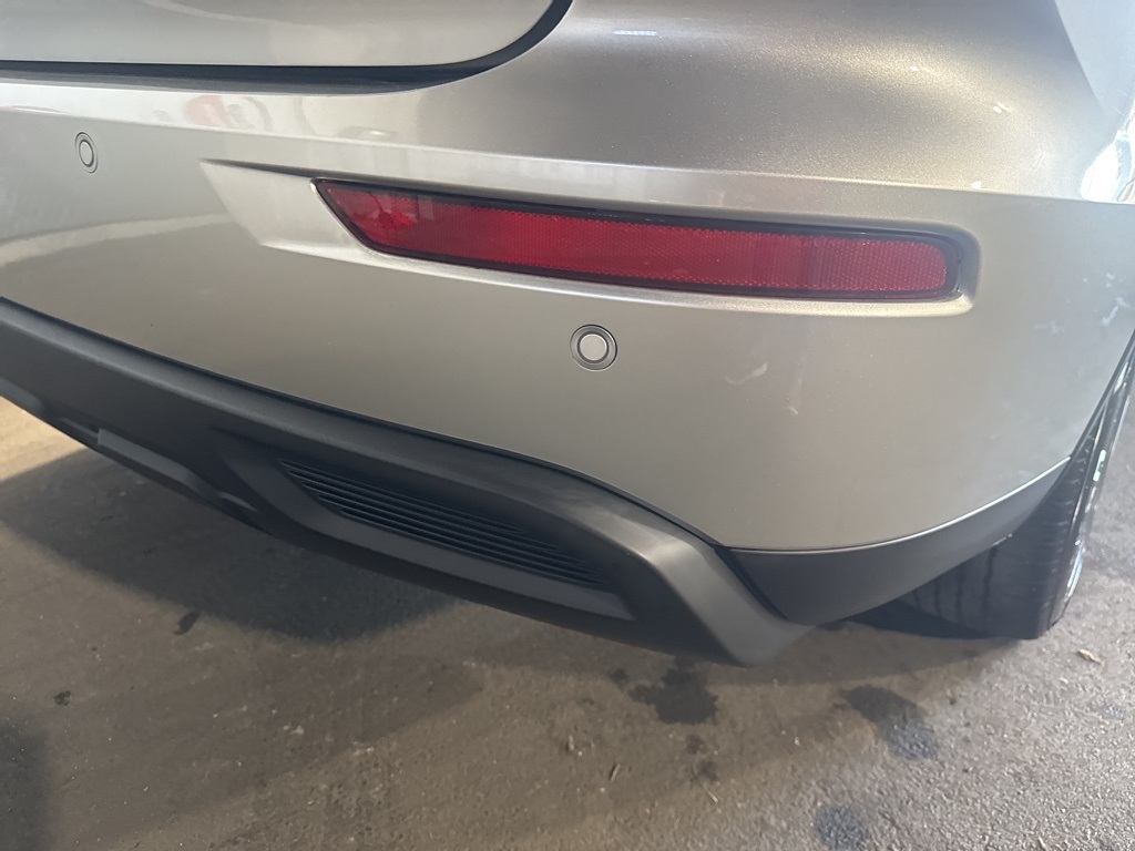 Thumbnail: 2022 Mitsubishi Outlander - 18