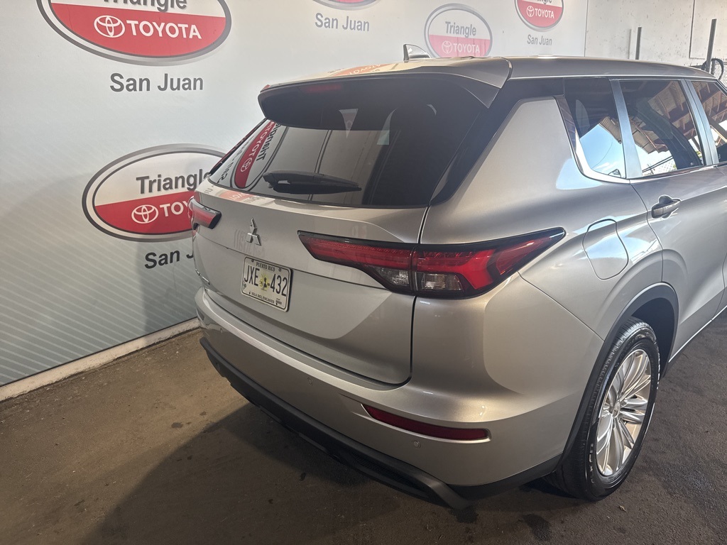 Thumbnail: 2022 Mitsubishi Outlander - 19