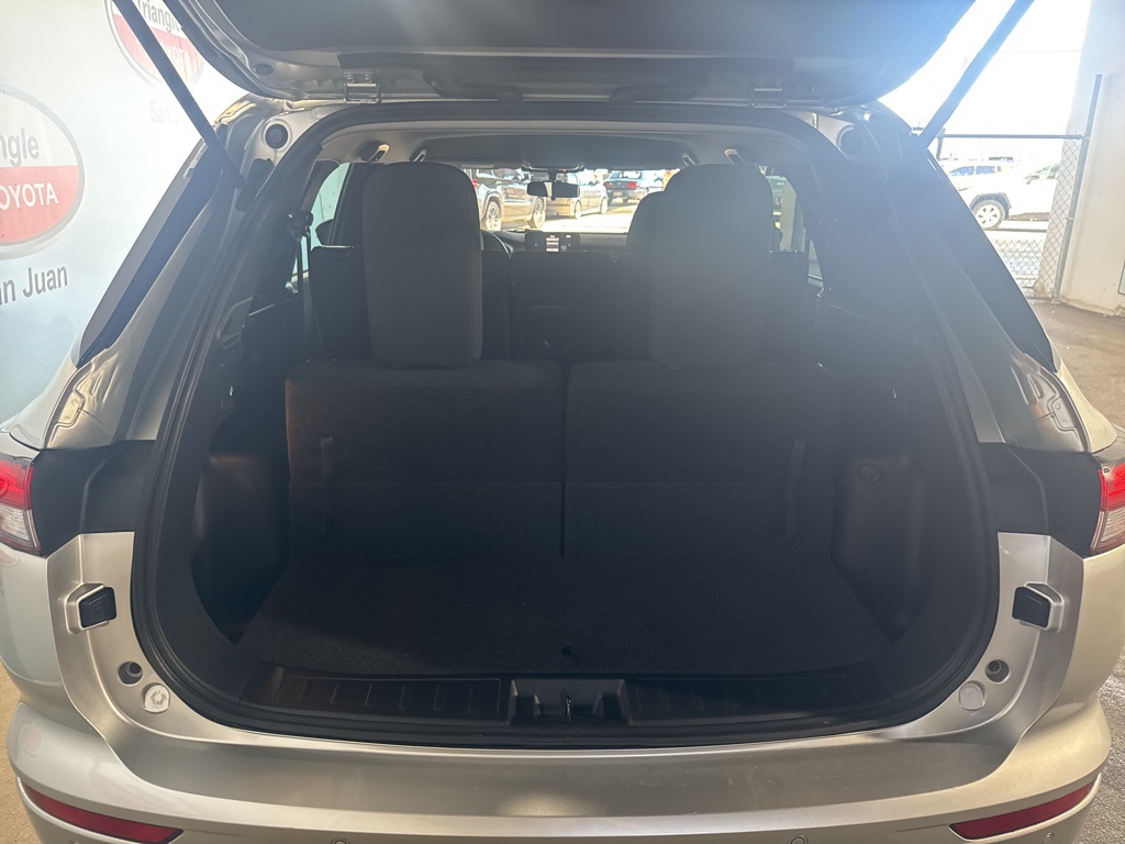 Thumbnail: 2022 Mitsubishi Outlander - 23