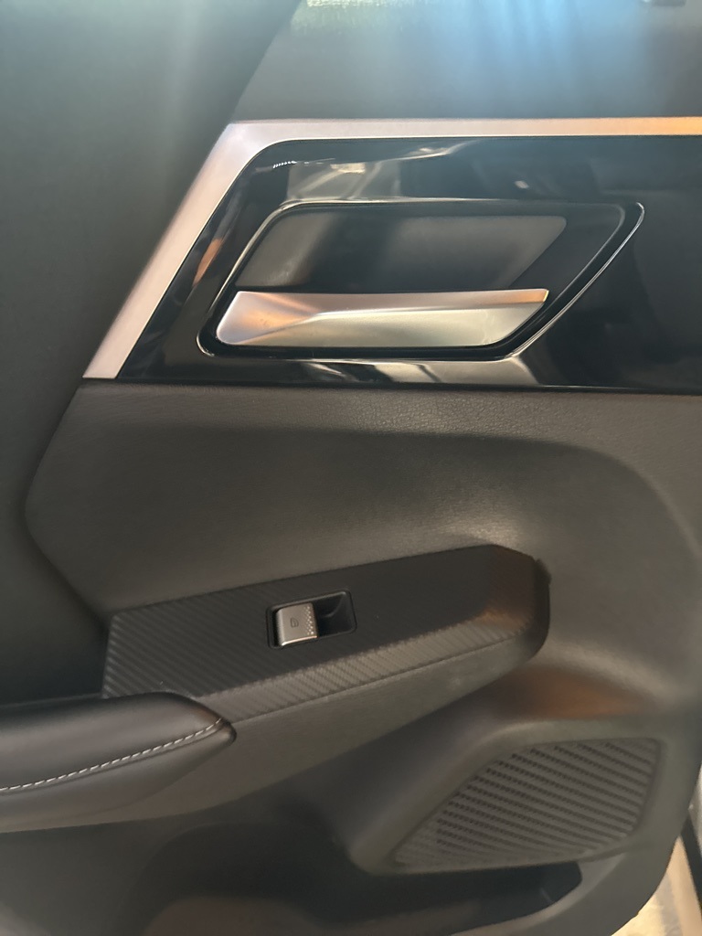 Thumbnail: 2022 Mitsubishi Outlander - 26