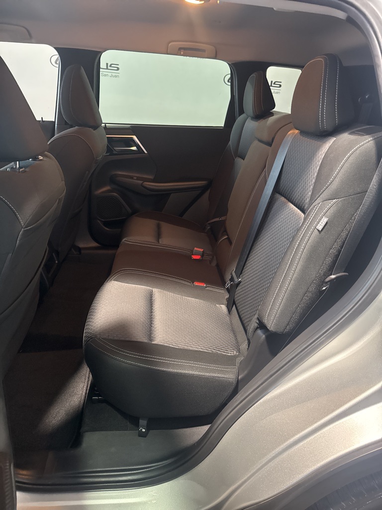 Thumbnail: 2022 Mitsubishi Outlander - 28