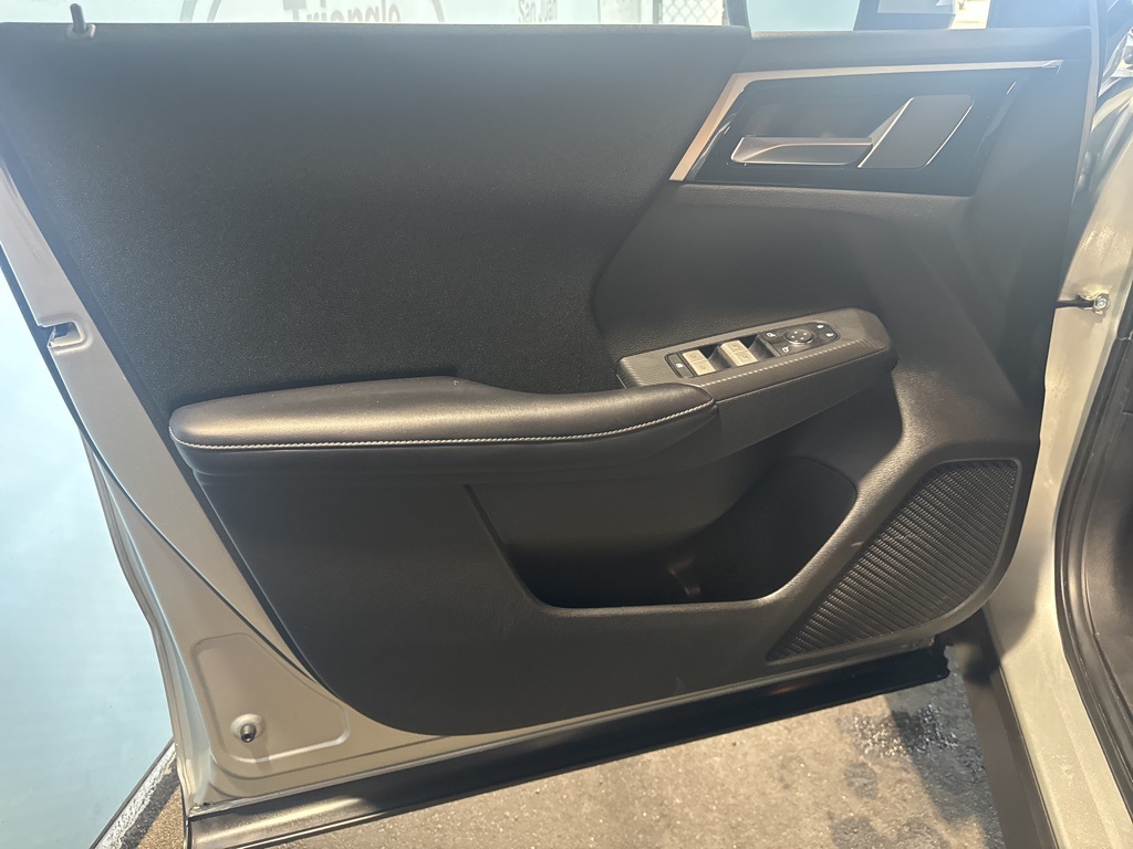 Thumbnail: 2022 Mitsubishi Outlander - 32