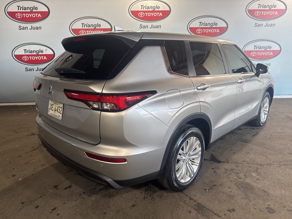 Thumbnail: 2022 Mitsubishi Outlander - 4