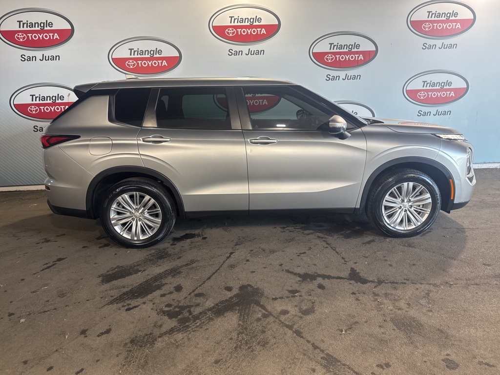 Thumbnail: 2022 Mitsubishi Outlander - 6