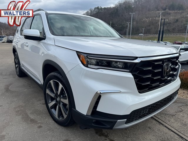 2025 Honda Pilot Touring FWD