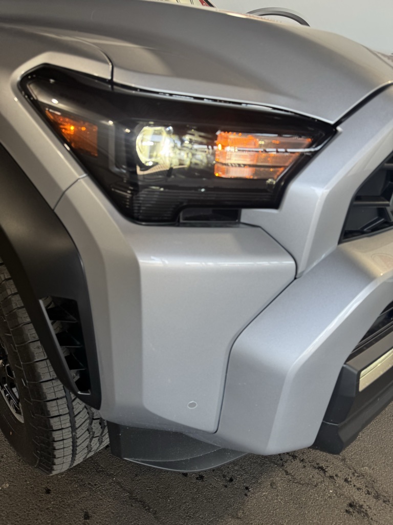 Thumbnail: 2025 Toyota 4Runner - 12