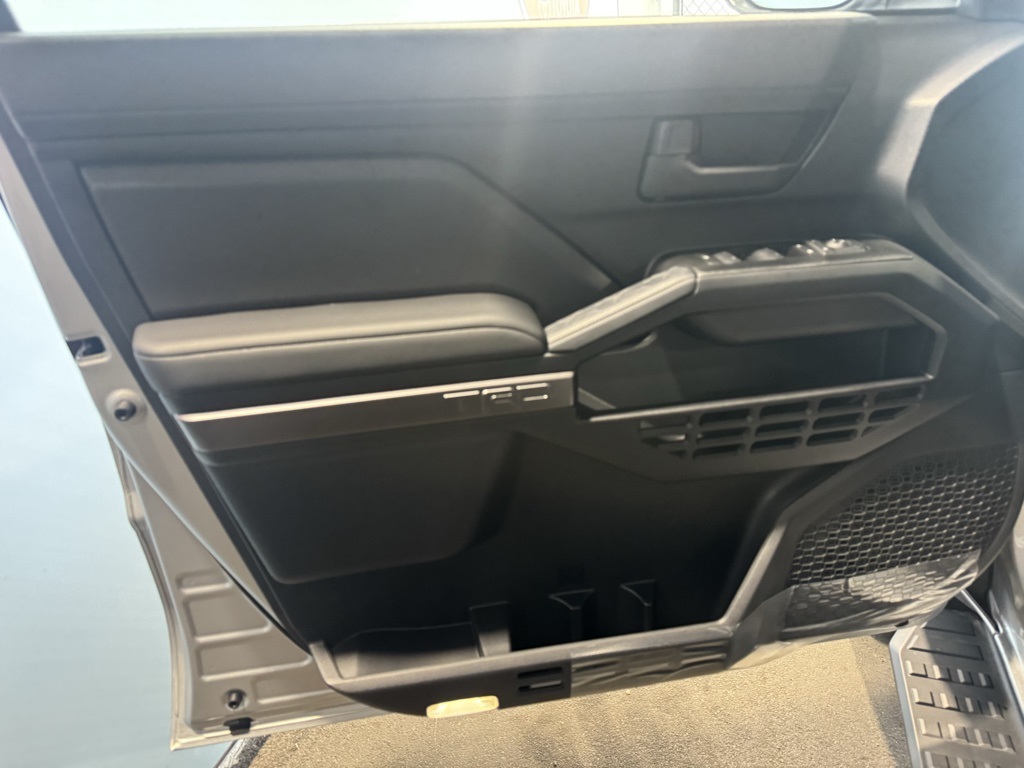 Thumbnail: 2025 Toyota 4Runner - 31