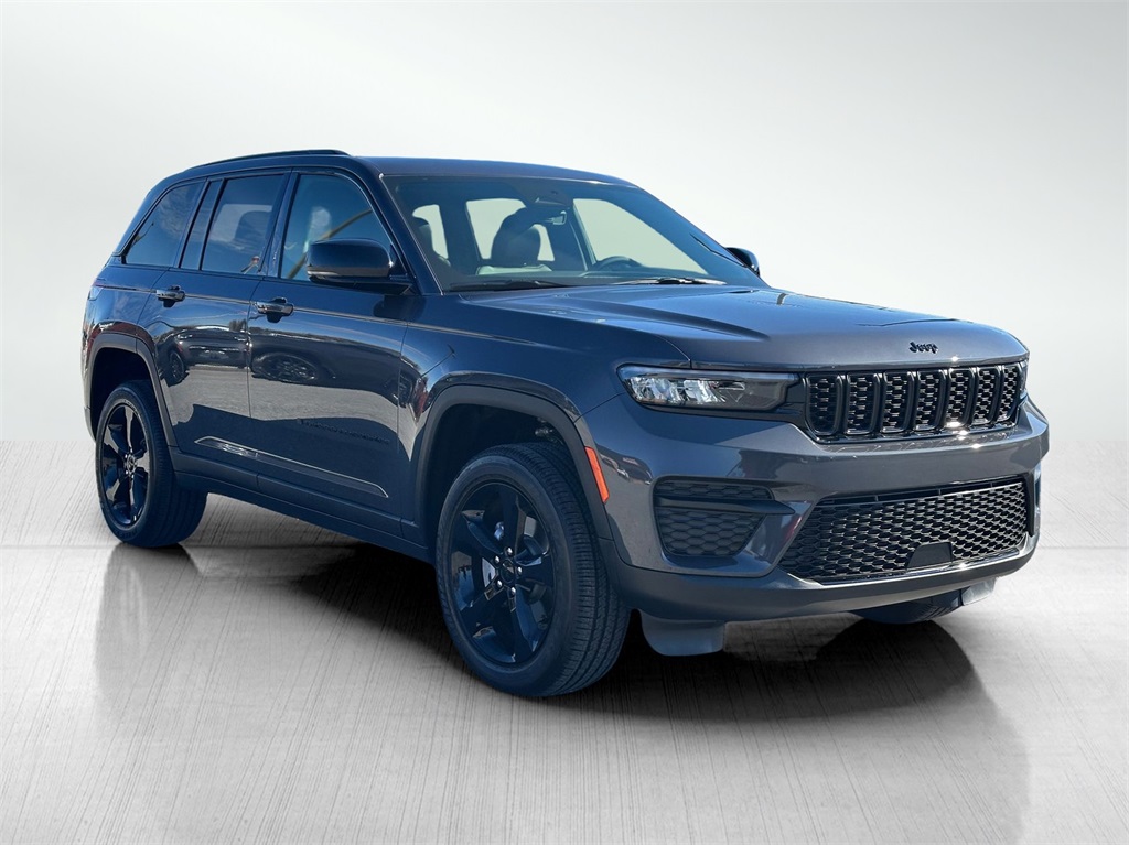 2025 Jeep Grand Cherokee Altitude's photo