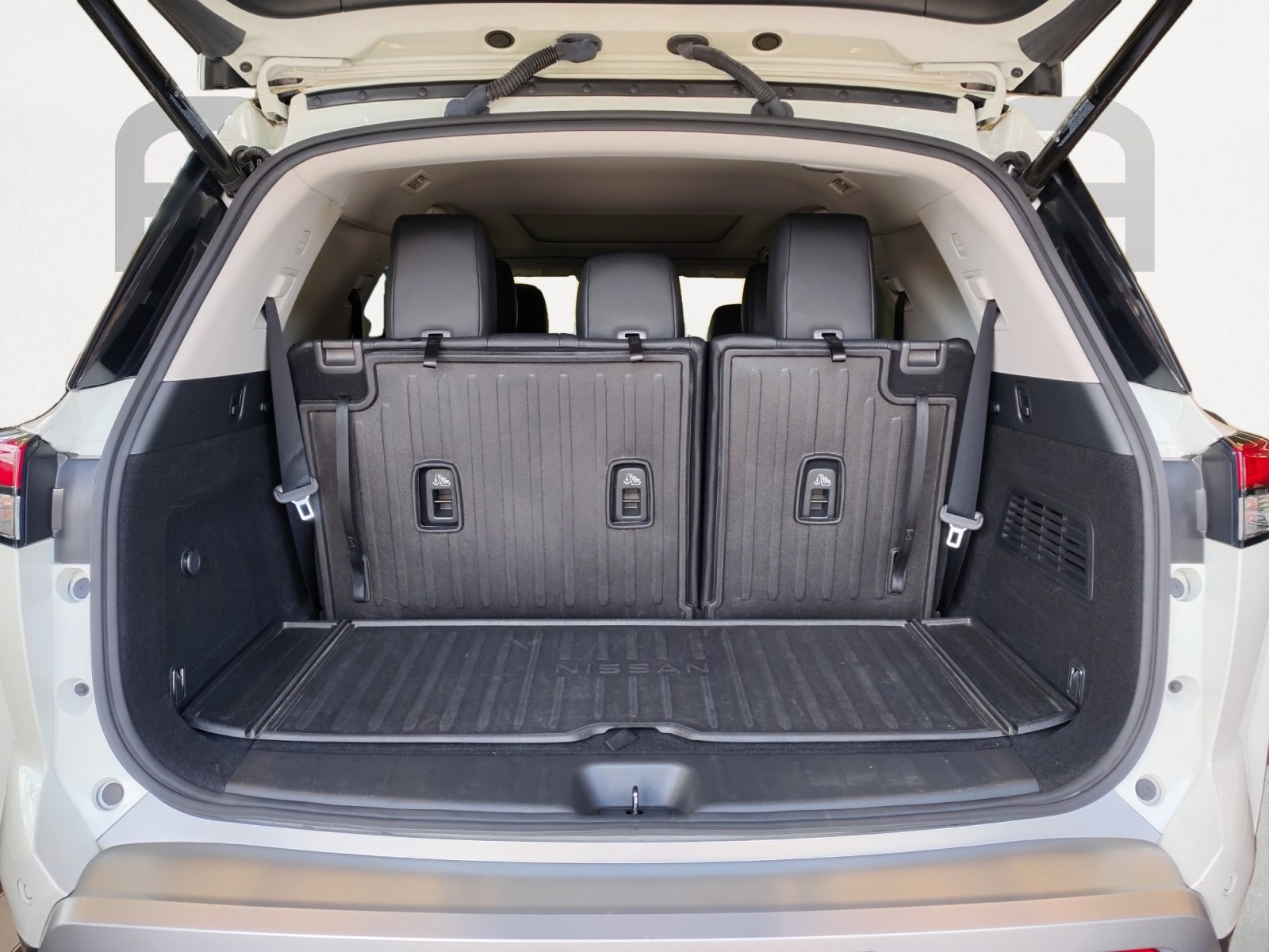 Used Car 2022 Nissan Pathfinder  Platinum For Sale Under $35,000 In San Antonio, Texas