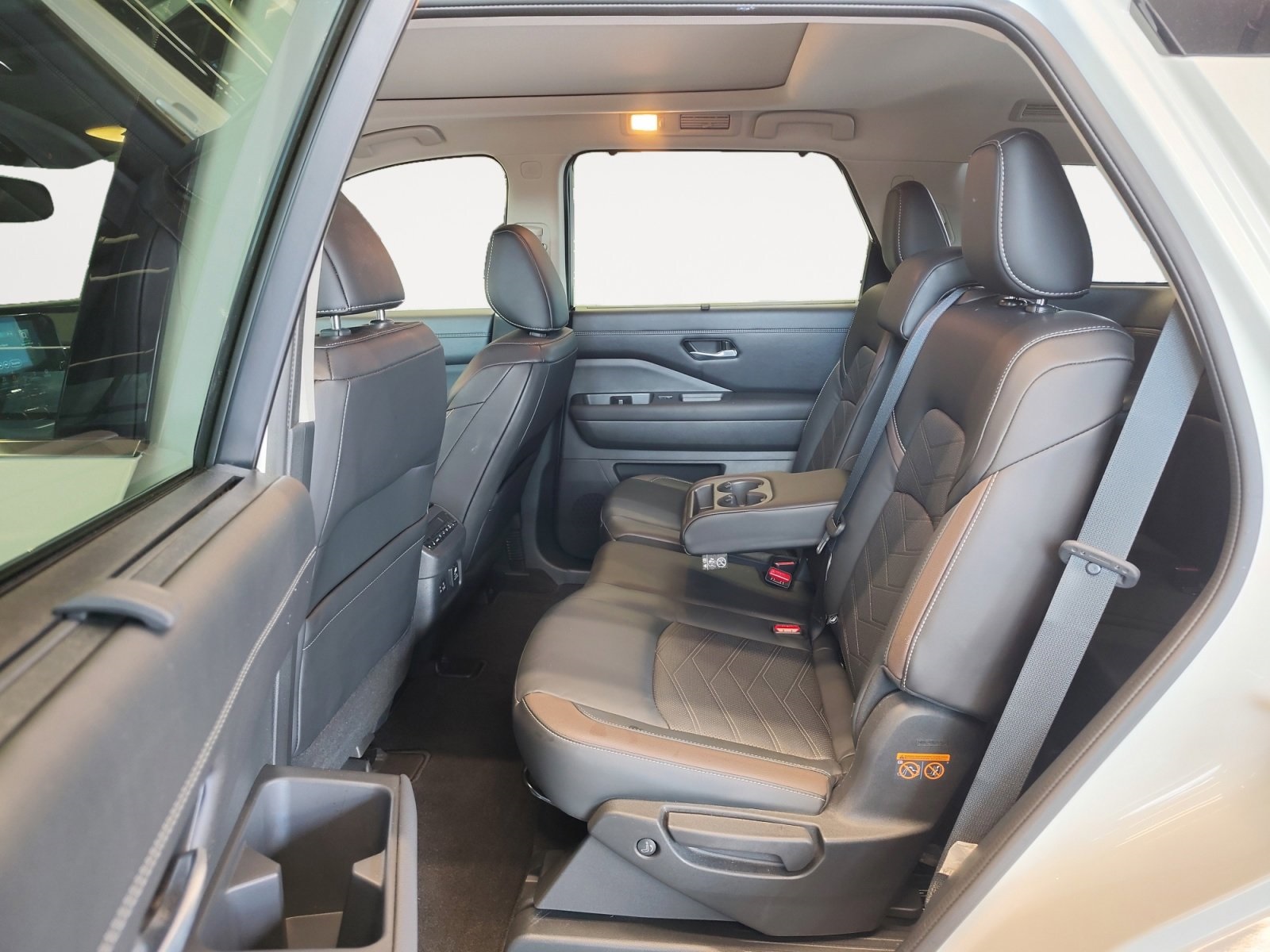 Used Car 2022 Nissan Pathfinder  Platinum For Sale Under $35,000 In San Antonio, Texas