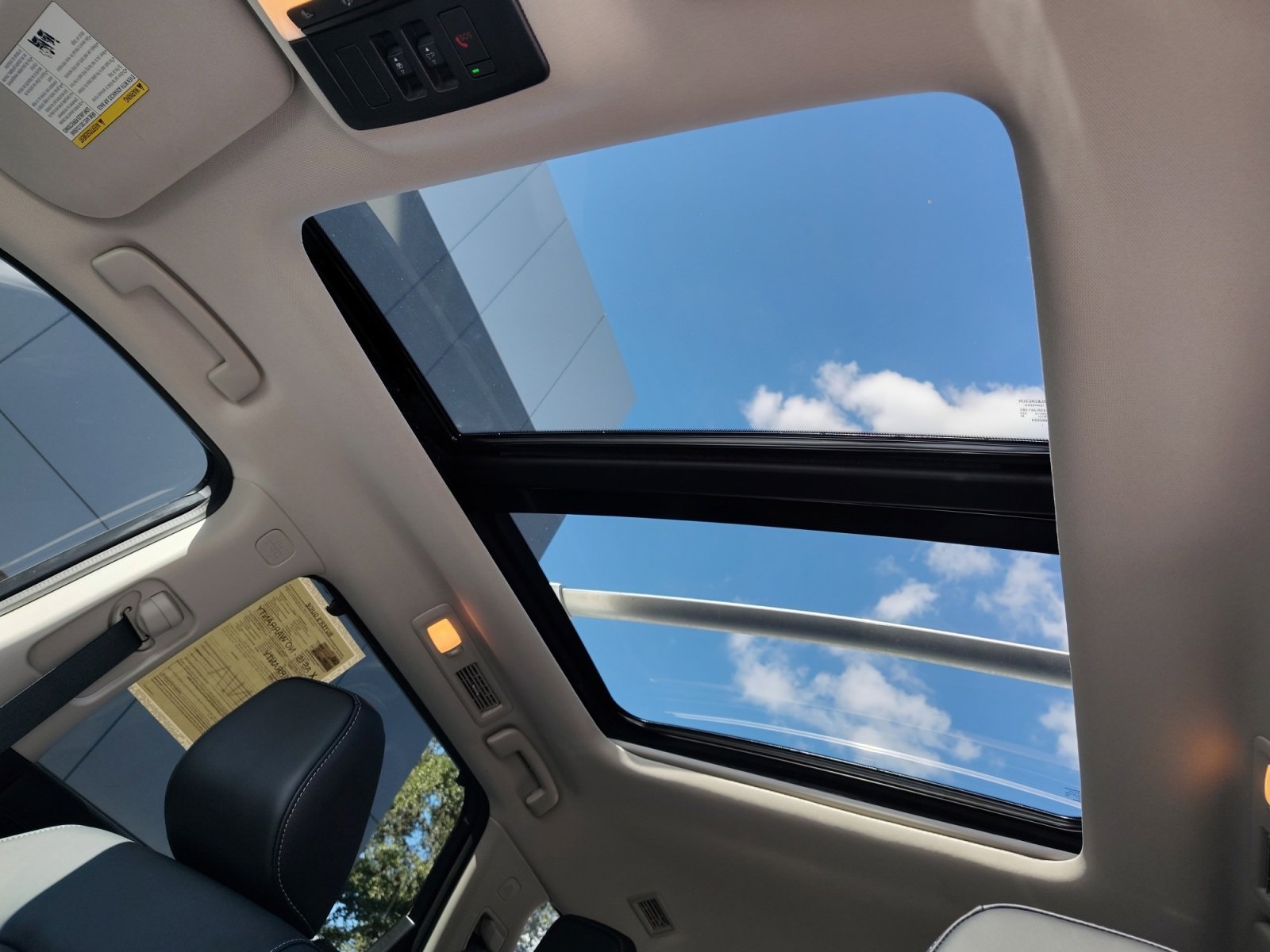 Used Car 2022 Nissan Pathfinder  Platinum For Sale Under $35,000 In San Antonio, Texas