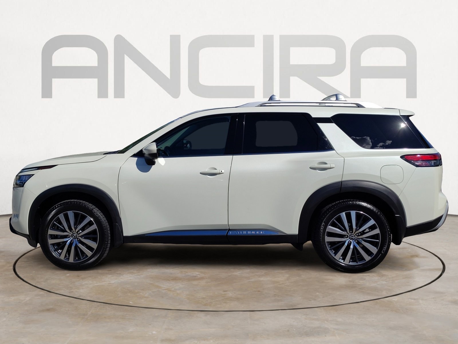 Used Car 2022 Nissan Pathfinder  Platinum For Sale Under $35,000 In San Antonio, Texas