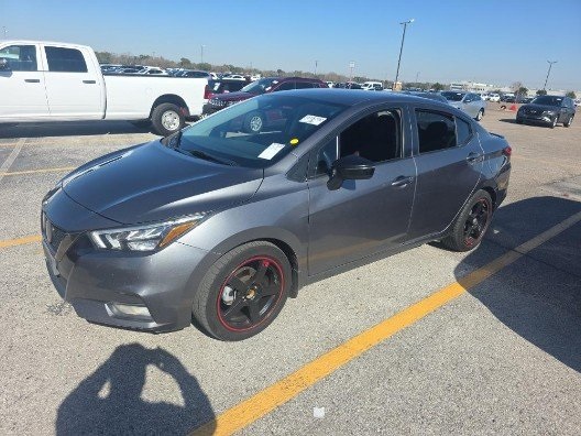 2020 Nissan Versa 1.6 SR's photo