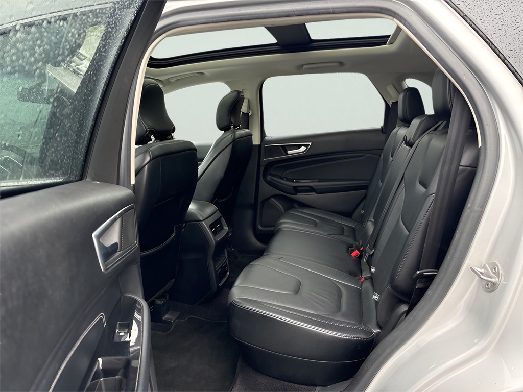 2016 Ford Edge