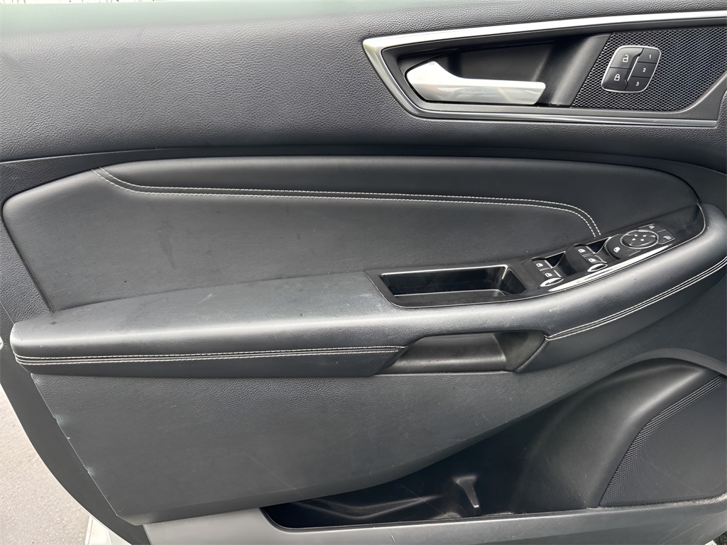 2016 Ford Edge