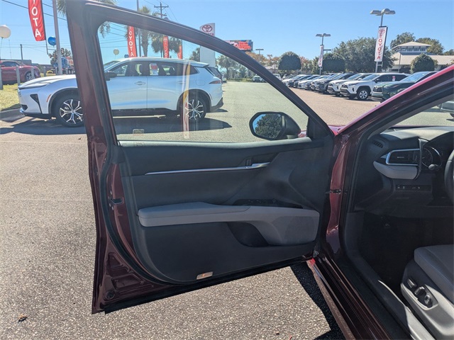 2018 Toyota Camry SE Red at Superior Kia