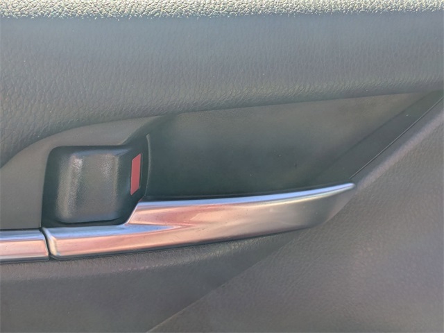 2018 Toyota Camry SE Red at Superior Kia