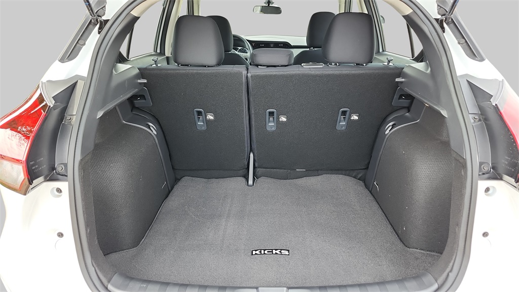 2025 Nissan Kicks Play