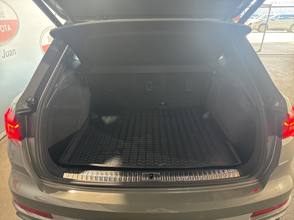 Thumbnail: 2021 Audi Q3 - 24