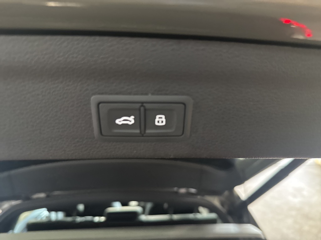 Thumbnail: 2021 Audi Q3 - 25