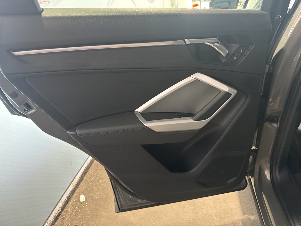Thumbnail: 2021 Audi Q3 - 26