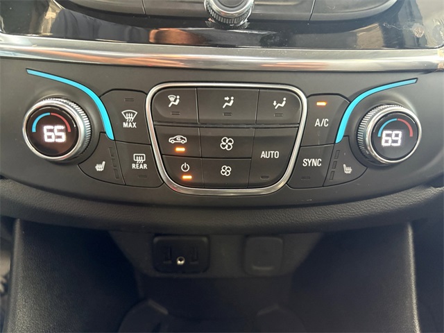 Used Car 2023 Chevrolet Traverse  Lt For Sale Under $35,000 In San Antonio, Texas