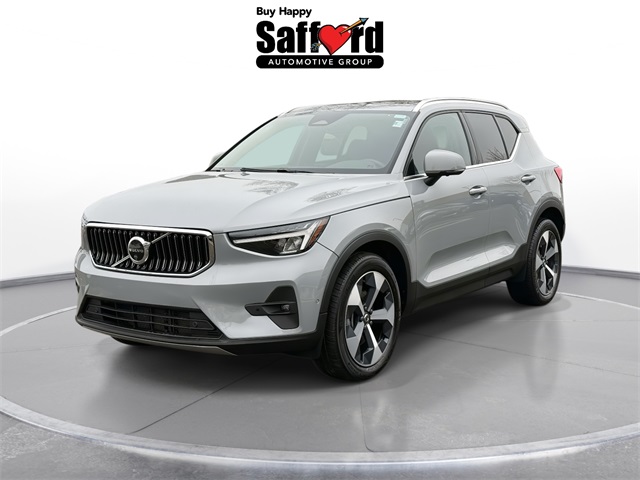 2025 Volvo XC40 B5 Plus Bright Theme AWD