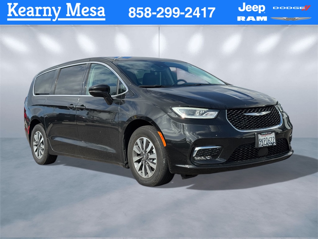 2022 Chrysler Pacifica Hybrid Touring L FWD