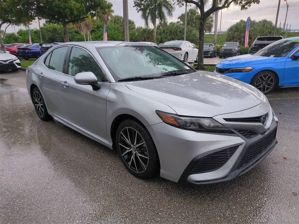 Certified 2022 Toyota Camry SE with VIN 4T1G11AK0NU641727 for sale in Tamarac, FL