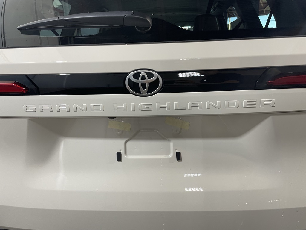 Thumbnail: 2026 Toyota Grand Highlander - 20