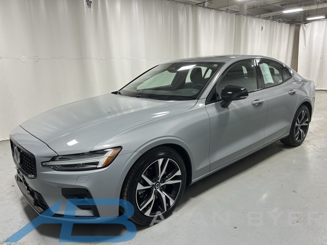 2025 Volvo S60 B5 Core FWD