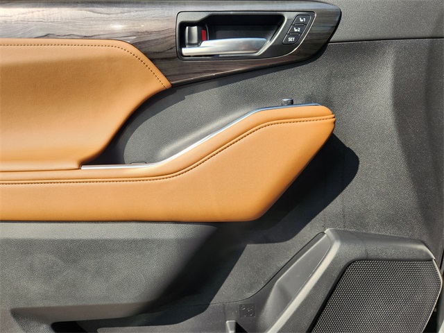 2025 Toyota Highlander Platinum Silver at Community Toyota