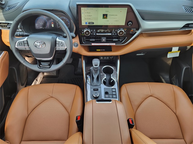 2025 Toyota Highlander Platinum Silver at Community Toyota